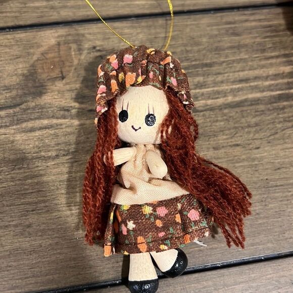 Lot of 6 vintage girl Christmas ornaments - Picture 6 of 8